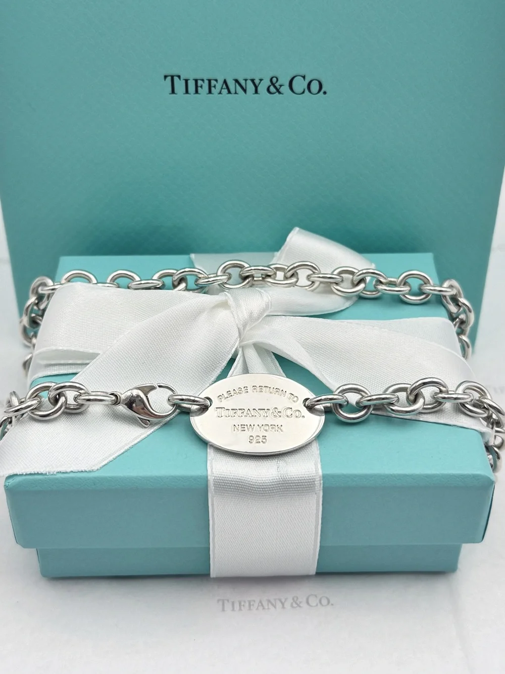 Tiffany & Co Return to Tiffany Oval Tag Choker Necklace Sterling Silver Gift Box